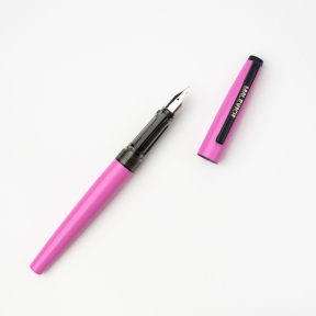 Перьевая ручка МАЛЕВИЧЪ EF + конвертер, розовая