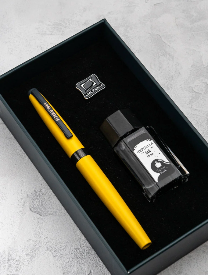 Наборы МАЛЕВИЧЪ Перьевая ручка EF + тушь + значок